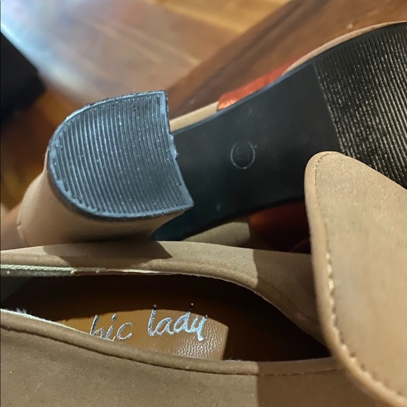 Shoes - Picture 4 of 4